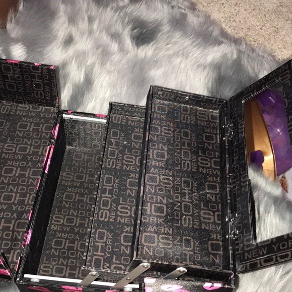 Makeup Storage Container - Picture 4 of 5